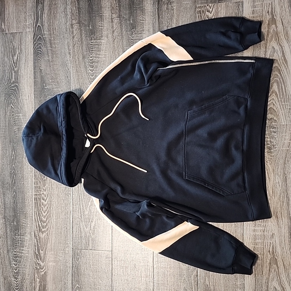 🎉 Ninety Percent hooded Sweatshirt 🎉